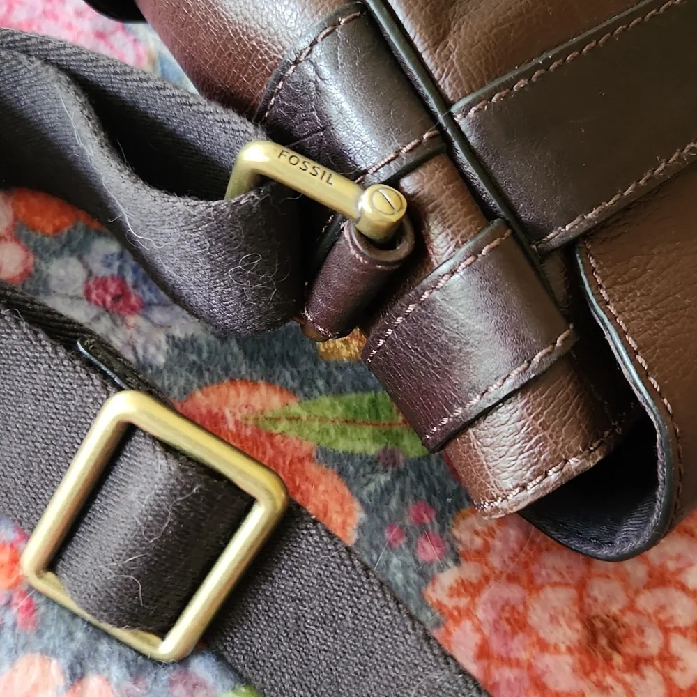 Fossil Messenger Laptop Bag Travel Business Casual Upscale Prep